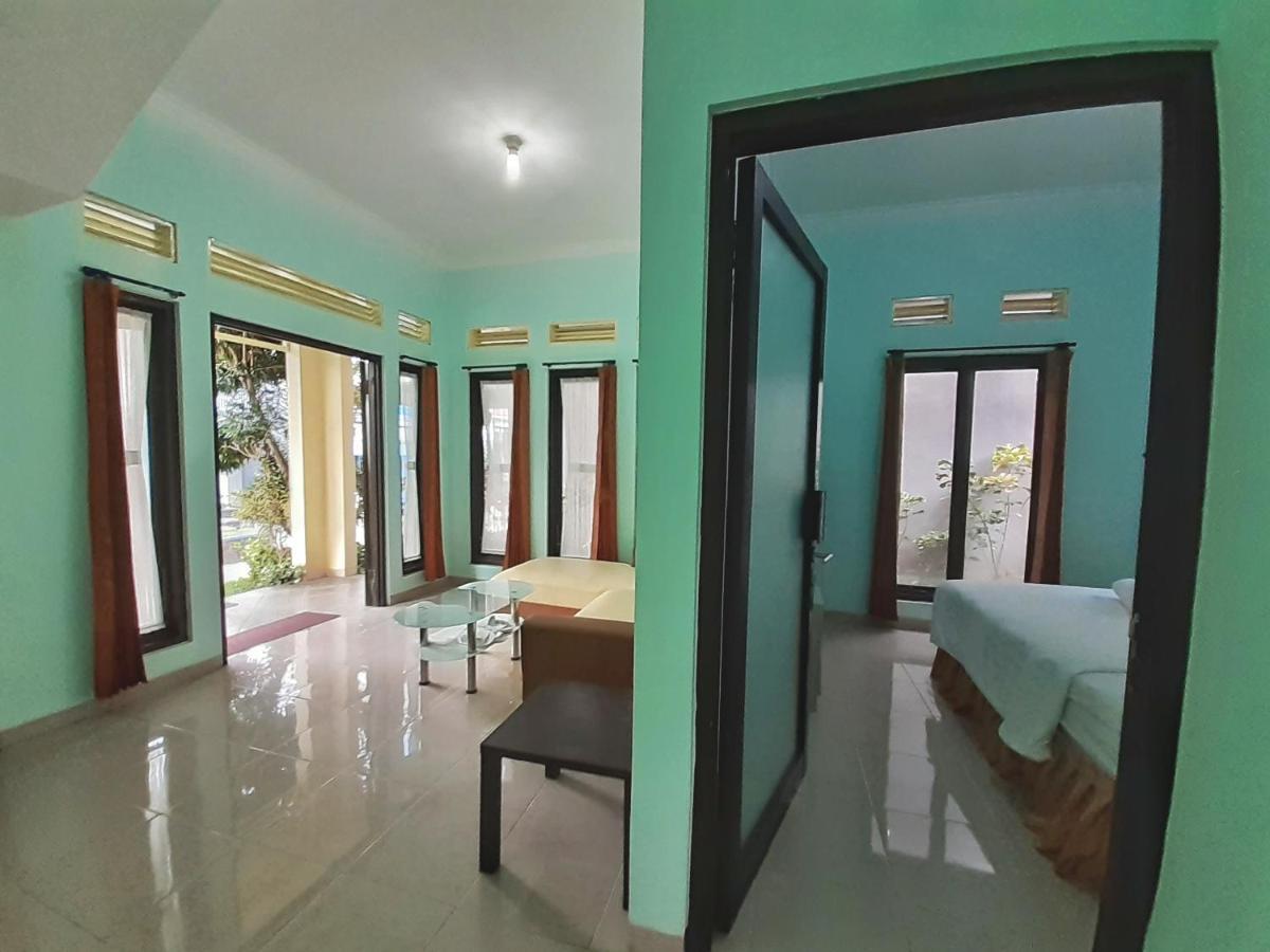 Villa 3 Bedroom Edelweis No. 7 Near Museum Angkut Batu  Exteriér fotografie